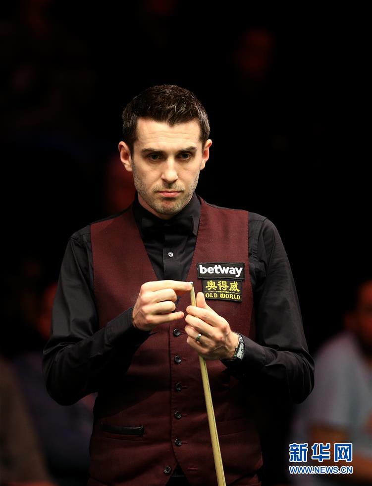 抢篮板时与 抢篮板时与