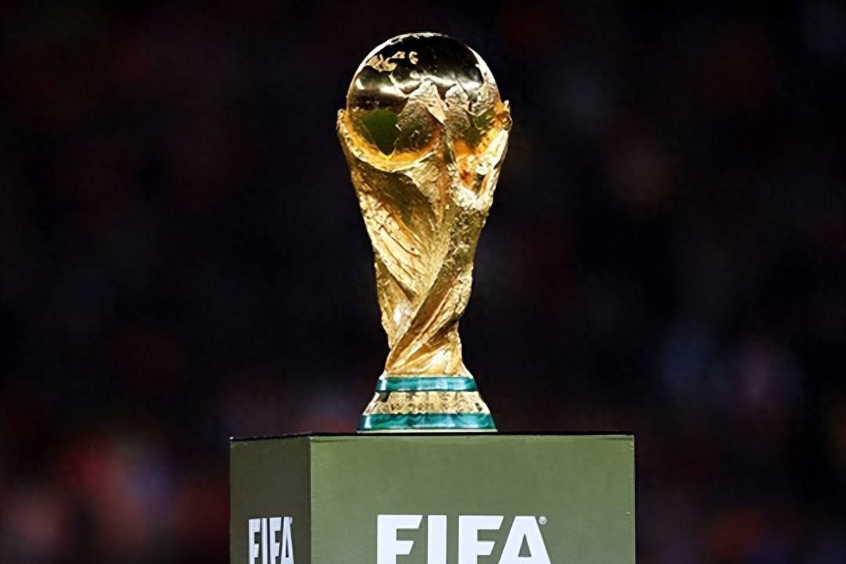 8年跻身中 8年跻身中